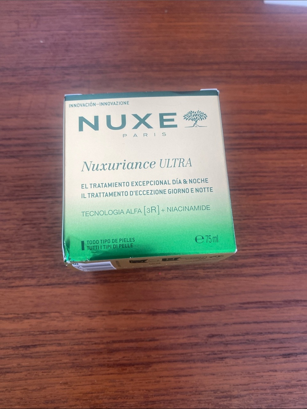 NUXE Nuxuriance Ultra Day & Night Cream - Green and Gold Packaging